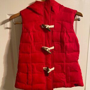 Abercrombie and Fitch faux fur lined red hooded winter vest size M